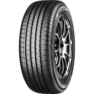 Anvelopă Vara YOKOHAMA BluEarth-XT AE61 215/65 R16 98 H - C A 68 A